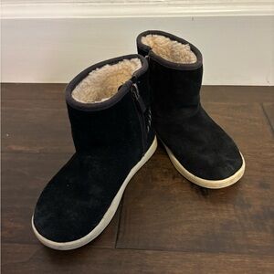 UGG Kids Black Boots with Cream Fleece